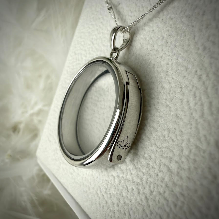 Round glass and .925 Silver locket & Heart Charm